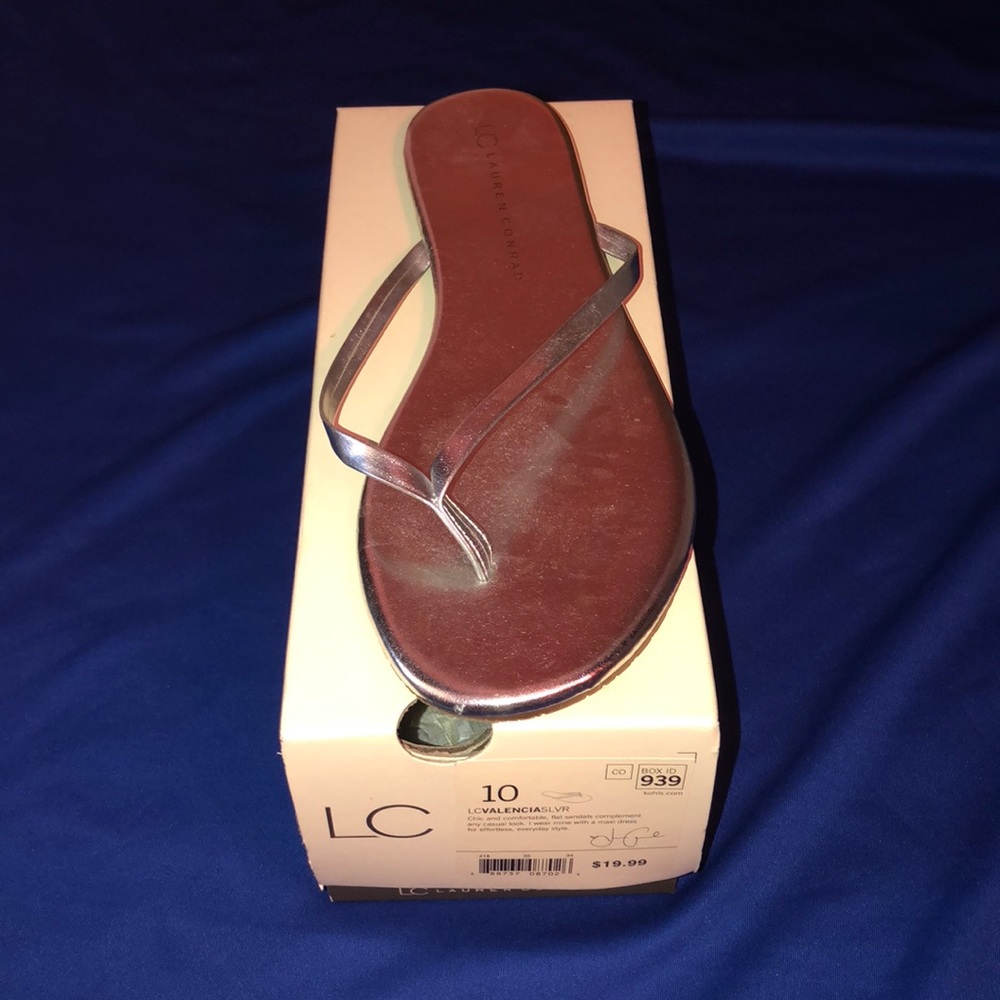 flat sandal